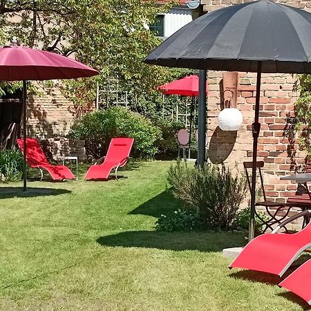 Schlossparkferienwohnungen Rheinsberg Mit Garten Екстер'єр фото