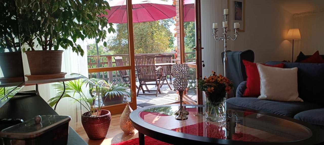 Schlossparkferienwohnungen Rheinsberg Mit Garten Екстер'єр фото