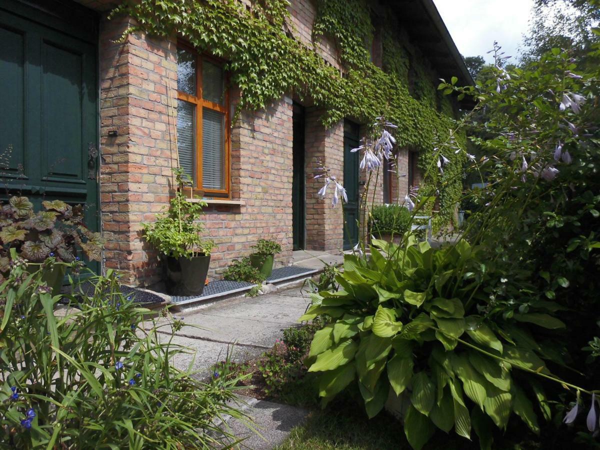 Schlossparkferienwohnungen Rheinsberg Mit Garten Екстер'єр фото