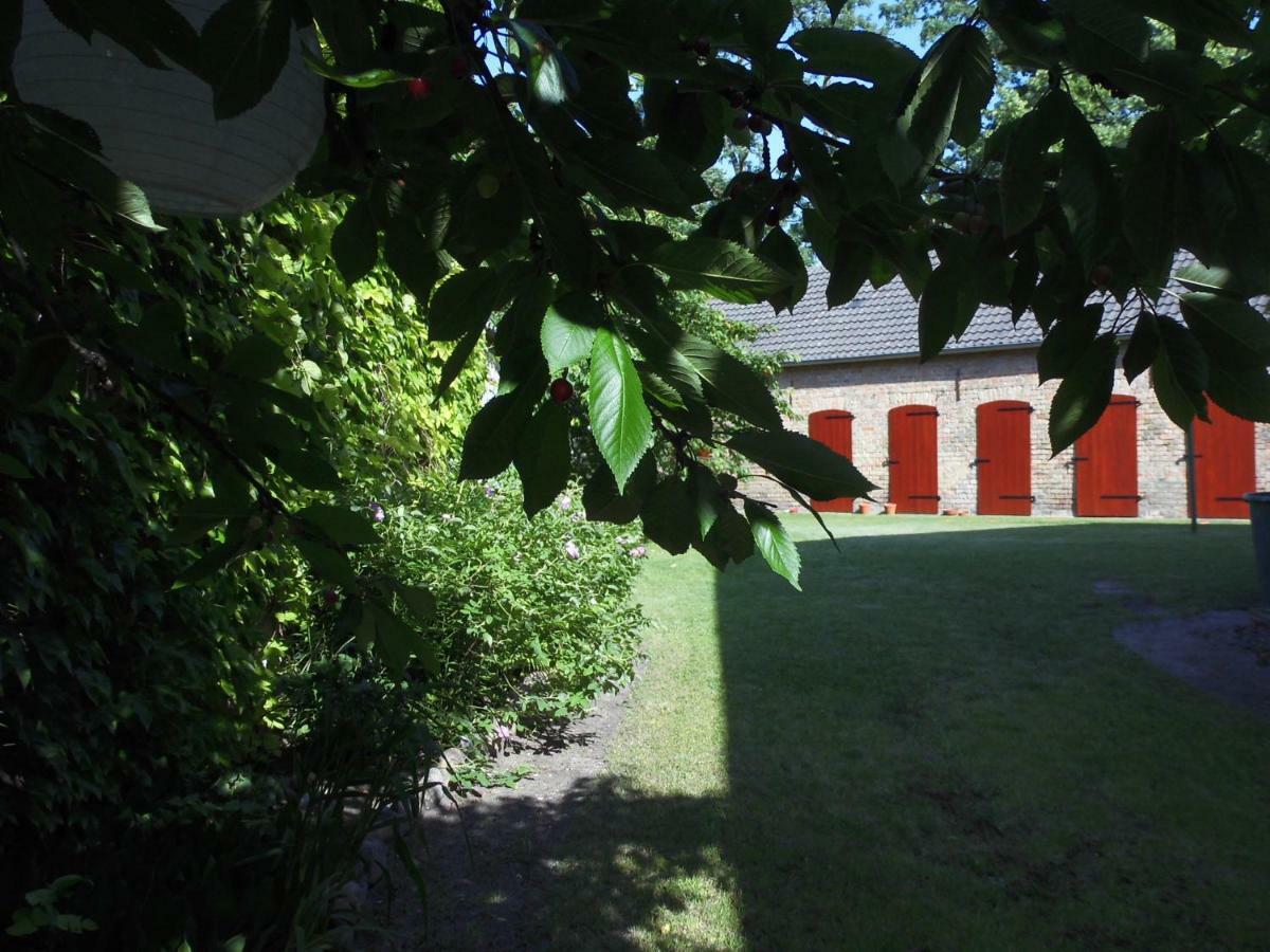 Schlossparkferienwohnungen Rheinsberg Mit Garten Екстер'єр фото